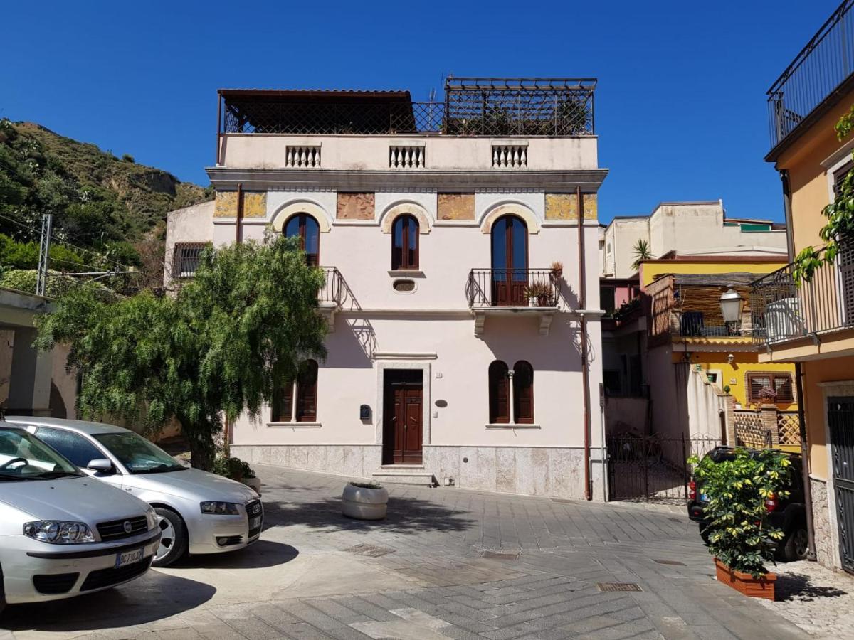 Appartamenti Via Lombardo 贾迪尼-纳克索斯 外观 照片